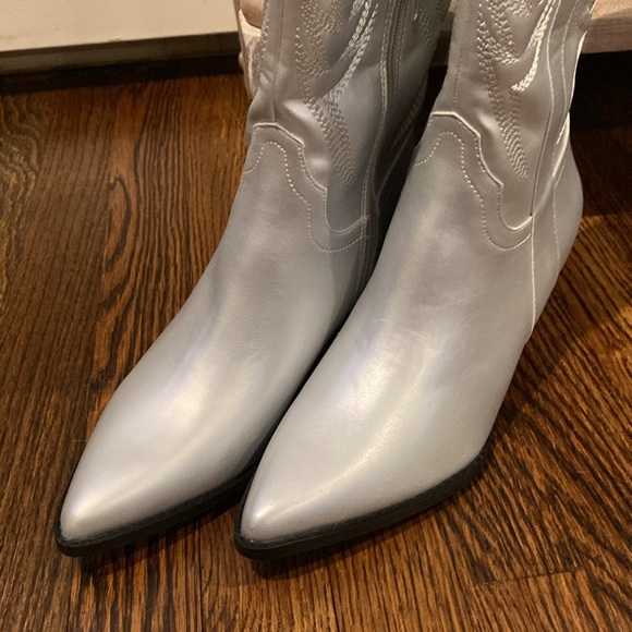 Oasis Society Cowboy Boots - Picture 2 of 8